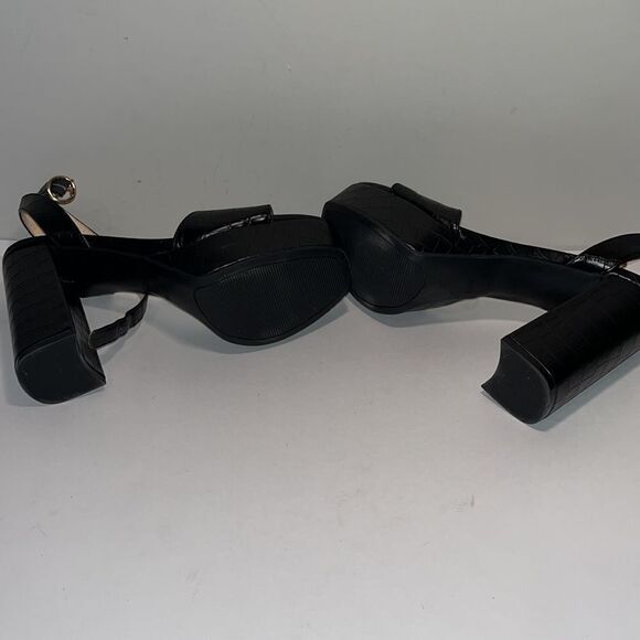 Nwot Guess ankle strap black textured platform chunky heels - Picture 4 of 4
